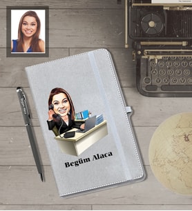 Kişiye Özel Patron Karikatürlü Gri Defter Kalem Hediye Seti  Bayan-17