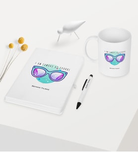 BK Gift Kişiye Özel Okulda Ünlüyüm Temalı Beyaz Defter Kalem Kupa Seti - 1