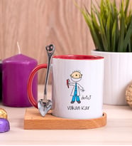Erkek Diş Hekimi Karikatürü Ahşap Altlıklı Kırmızı Kupa Bardak