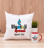 Biyoloji Öğretmeni Kare Yastık ve Kırmızı Kupa Bardak