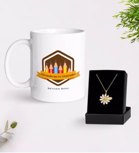BK Gift Kişiye Özel Dünyanın En İyi Öğretmeni Beyaz Kupa ve Papatya Kolye Hediye Seti-21 (Model 1)