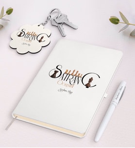 BK Gift Kişiye Özel Satranç Öğretmeni Beyaz Defter Kalem ve Anahtarlık Hediye Seti (Model 1)
