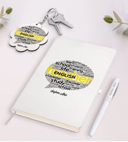 BK Gift Kişiye Özel İngilizce Öğretmeni Beyaz Defter Kalem Ve Anahtarlık Hediye Seti-13 (Model 1)