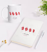 BK Gift Kişiye Özel 2024 Mutlu Yıllar Beyaz Defter Kalem ve Kupa Seti-2 (Model 1)