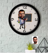 BK Gift Kişiye Özel Erkek Fen Bilimleri Öğretmeni Karikatürlü Ahşap Duvar Saati-2 (Beyaz)