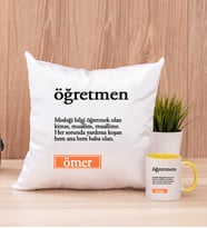 Öğretmen Kelime Anlamı Kare Yastık ve Sarı Kupa Bardak