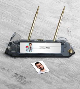 BK Gift Kişiye Özel Bay Kimya Mühendisi Karikatür Saatli Kristal Masa İsimliği Seti  1