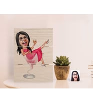 BK Gift Kişiye Özel Kadın Patroniçe Karikatürlü Otantik Masaüstü Ahşap Palet Çerçeve-1 (Beyaz)