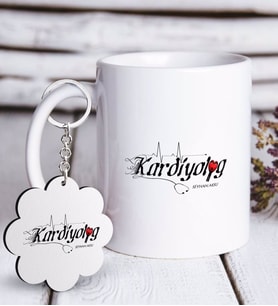 BK Gift Kişiye Özel Mesleki Kardiyolog Beyaz Kupa ve Anahtarlık Hediye Seti (Model 1)