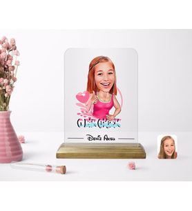 BK Gift Kişiye Özel O Bir Çiçek Karikatürlü Ahşap Standlı Çerçeve-1 (Beyaz)