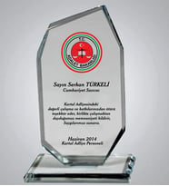 Savcıya Özel Kristal Plaket Hediyesi