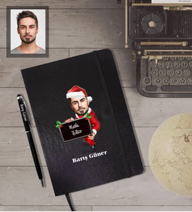 Kişiye Özel Yılbaşı Erkek Karikatürlü Siyah Defter Kalem Hediye Seti Model-3