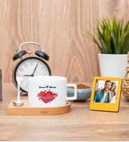 Sevgililere Özel Tarihli ve İsimli Fincan ve Turuncu Mini Fotoğraf Çerçevesi