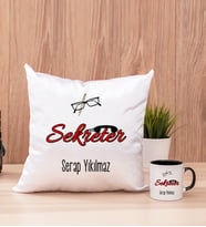 Sekreter Kare Yastık ve Siyah Kupa Bardak