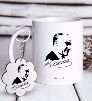 BK Gift Kişiye Özel Atatürk Temalı Beyaz Kupa ve Anahtarlık Hediye Seti-26 (Model 1)