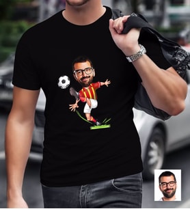 BK Gift Kişiye Özel Bay Sarı Kırmızı Futbolcu Karikatürlü Siyah T-Shirt