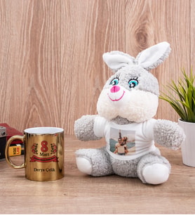 Kadınlar Günü Hediyesi Gold Kupa Bardak ve Peluş Tavşan