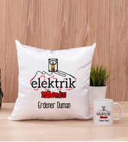 Elektrik Mühendisi Kare Yastık ve Beyaz Kupa Bardak