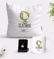 BK Gift Kişiye Özel En İyi Sınıf Öğretmeni Beyaz Kupa Yastık ve İsimli Papatya Kolye Hediye Seti-4 (Model 1)