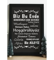 Biz Bu Evde Birbirimizi Çok Severiz Ahşap 24x33 cm Tasarım Çerçeve