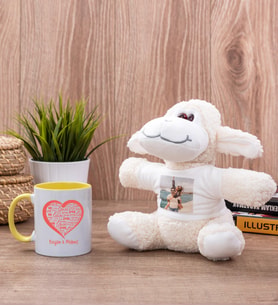 Sevgiliye Hediye Kalpli Sarı Kupa Bardak ve Peluş Koyun