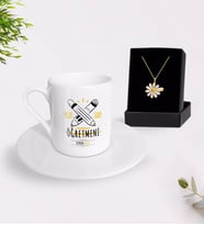 BK Gift Kişiye Özel En İyi Sınıf Öğretmeni Türk Kahvesi Fincanı ve İsimli Papatya Kolye Hediye Seti-5 (Model 1)