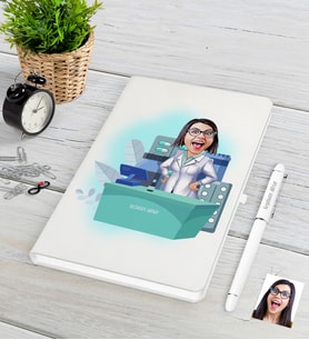 BK Gift Kişiye Özel Bayan Eczacı Karikatürlü Beyaz Defter Kalem Seti-4