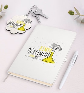 BK Gift Kişiye Özel Kimya Öğretmeni Beyaz Defter Kalem Ve Anahtarlık Hediye Seti-5 (Model 1)