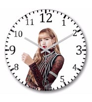 Lisa  Blackpink  Duvar Saati Bombeli Gercek Cam