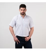 MUGİ CEPLİ RAHAT KESİM ÇİZGİLİ KISA KOL ERKEK GÖMLEK (Beyaz - Lacivert)