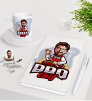 BK Gift Kişiye Özel Erkek Barbekü Chef Karikatürlü Beyaz Defter Kalem Türk Kahvesi Fincanı Seti-1 (Model 1)