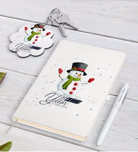 BK Gift Kişiye Özel Yılbaşı Mutlu Yıllar Beyaz Defter Kalem ve Anahtarlık Hediye Seti-16 (Model 1)
