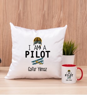 Pilot Kare Yastık ve Kırmızı Kupa Bardak