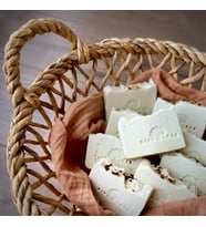 EŞEK SÜTLÜ DOĞAL ZEYTİNYAĞLI EL YAPIMI NATURAL SABUN