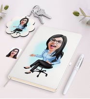 BK Gift Kişiye Özel Kadın Patron Karikatürlü Beyaz Defter Kalem ve Anahtarlık Hediye Seti-2 (Model 1)