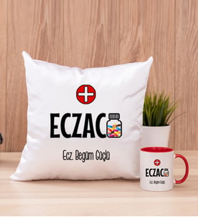 Eczacı Kare Yastık ve Kırmızı Kupa Bardak