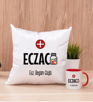 Eczacı Kare Yastık ve Kırmızı Kupa Bardak