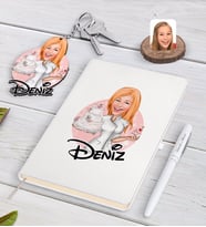 BK Gift Kişiye Özel Kadın Aşçı Karikatürlü Beyaz Defter Kalem ve Anahtarlık Hediye Seti-3 (Model 1)