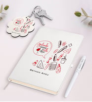BK Gift Kişiye Özel Öğretmenler Gününüz Kutlu Olsun Beyaz Defter Kalem ve Anahtarlık Hediye Seti-2 (Model 1)