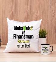 Muhasebe ve Finansman Öğretmeni Kare Yastık ve Siyah Kupa Bardak