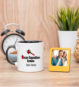 İnsan Kaynakları Uzmanı Siyah Kupa Bardak ve Sarı Mini Fotoğraf Çerçevesi