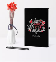 BK Gift Kişiye Özel Yılın En Seksi Sevgilisi Temalı Siyah Defter Kalem Seti