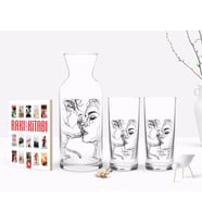 BK Gift Kişiye Özel Renkli Baskılı Öpücük Tasarımlı İkili Rakı Bardağı Karaf ve Cep Kitabı Hediye Seti-2 (Model 1)