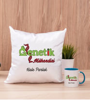 Genetik Mühendisi Kare Yastık ve Mavi Kupa Bardak