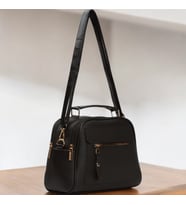 Givenza Anneler Gününe Özel Lacoste Deri Çapraz Askılı El Ve Omuz Çantası (Siyah)