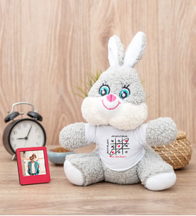 Aşk Her Zaman Kazanır Peluş Tavşan ve Mini Fotoğraf Çerçevesi