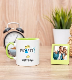Endüstri Mühendisi Yeşil Kupa Bardak ve Yeşil Mini Fotoğraf Çerçevesi