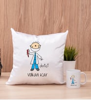 Erkek Diş Hekimi Karikatürü Kare Yastık ve Beyaz Kupa Bardak