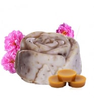 Akita  %100 Doğal Güllü Ve Balmumlu El yapımı Sabun 100gr