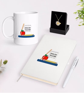 BK Gift Kişiye Özel İngilizce Öğretmeni Beyaz Kupa Defter Kalem ve İsimli Papatya Kolye Hediye Seti-2 (Model 1)